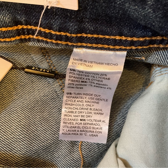 Chico’s Denim Pintuck Crop with High Cuff Jeans - NWT - Size 6 - Picture 10 of 13